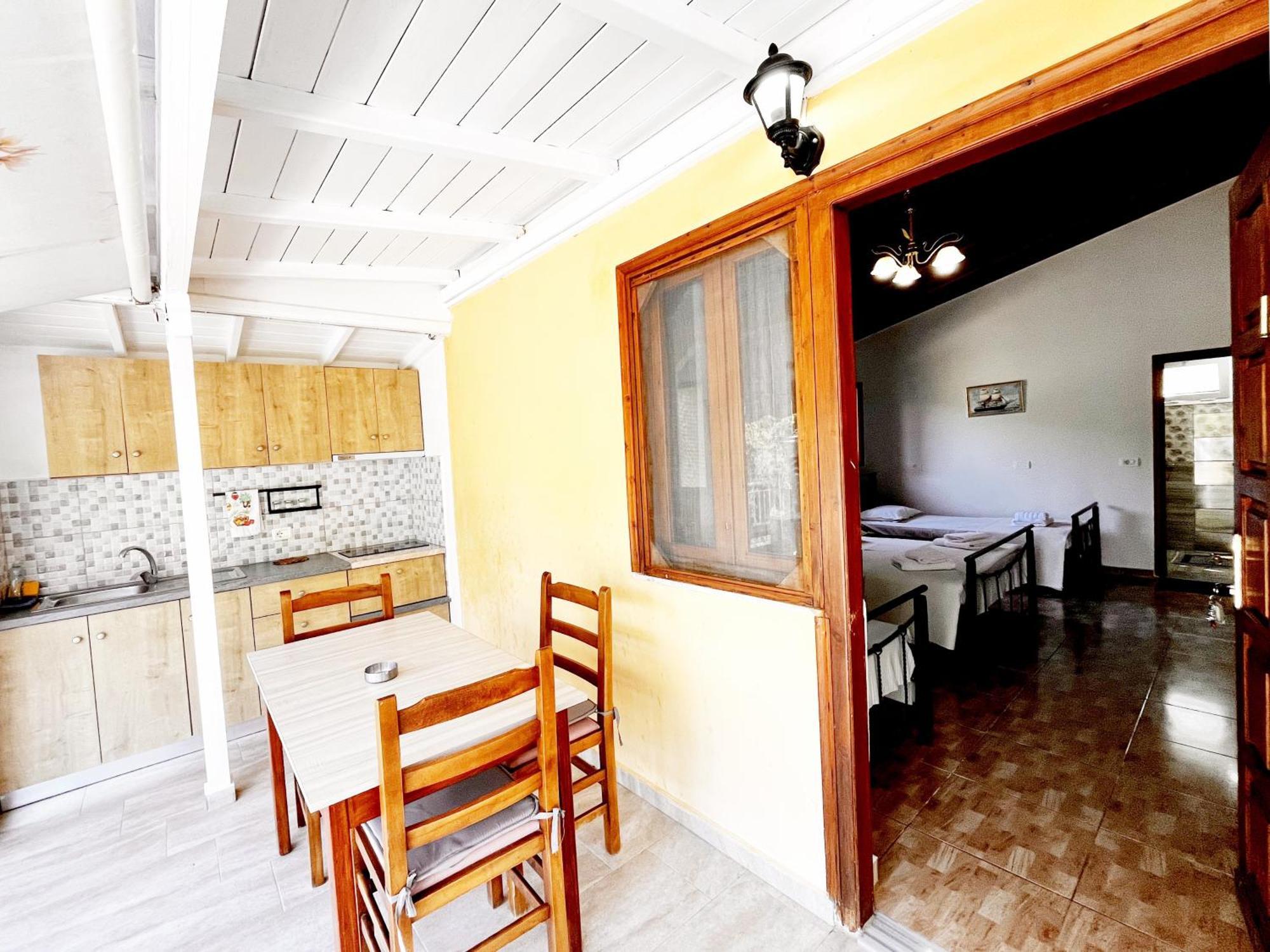 Garden Rooms Himarë Dış mekan fotoğraf