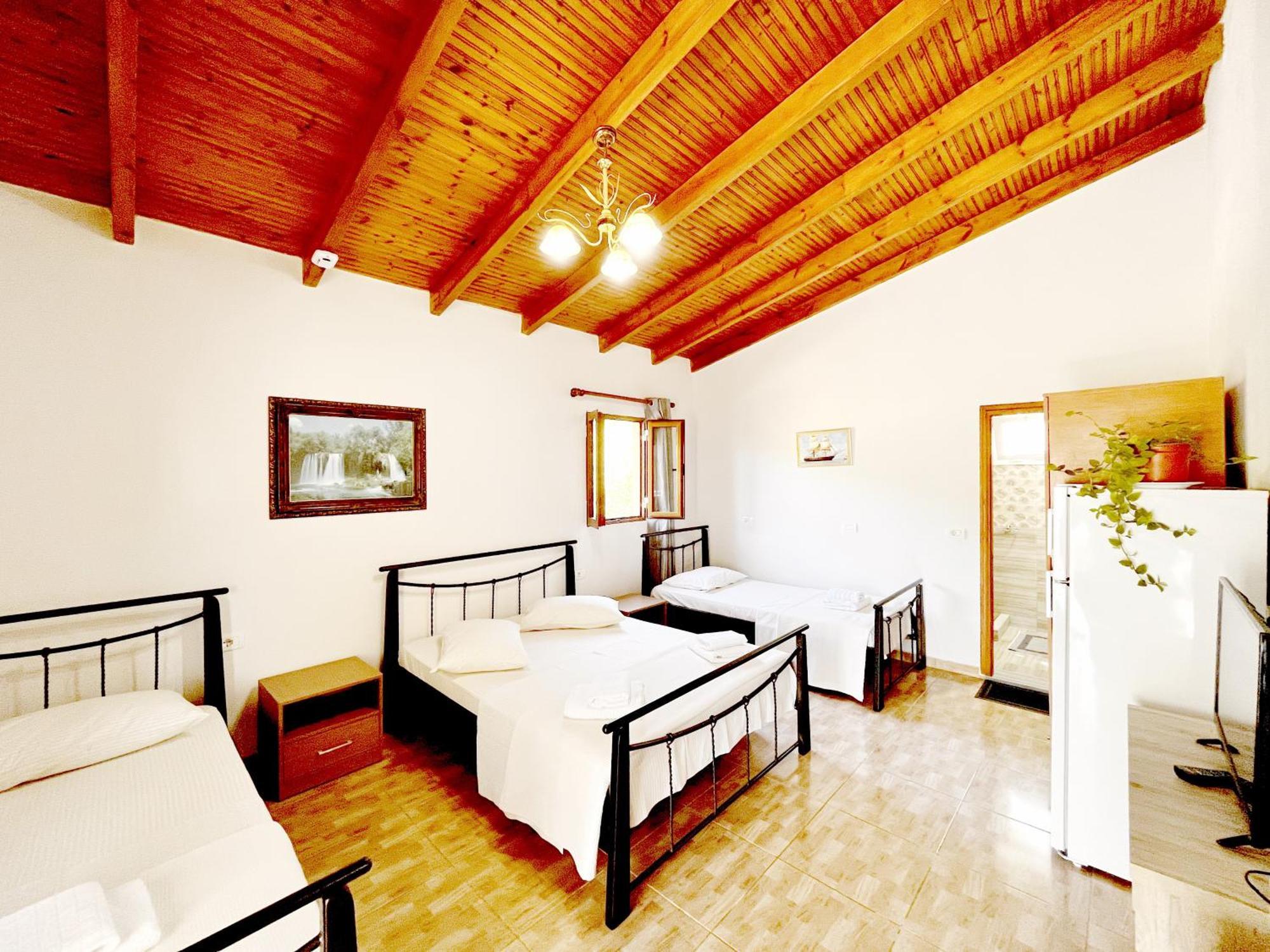 Garden Rooms Himarë Dış mekan fotoğraf