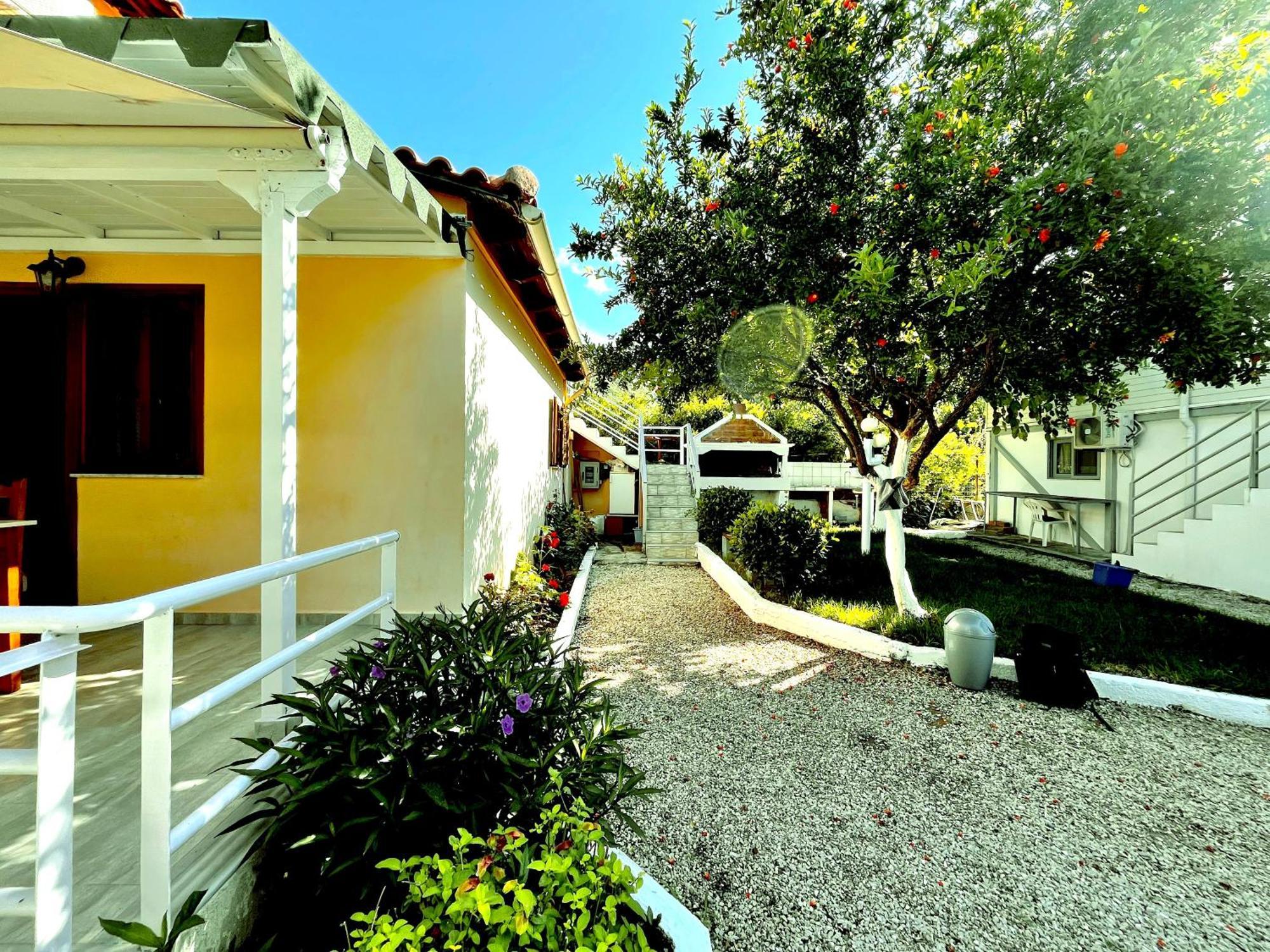 Garden Rooms Himarë Dış mekan fotoğraf