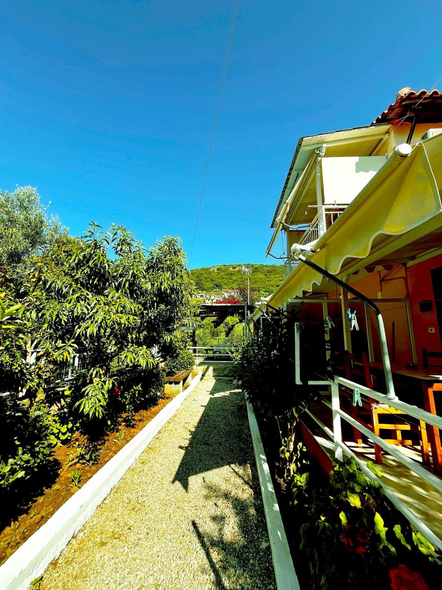 Garden Rooms Himarë Dış mekan fotoğraf
