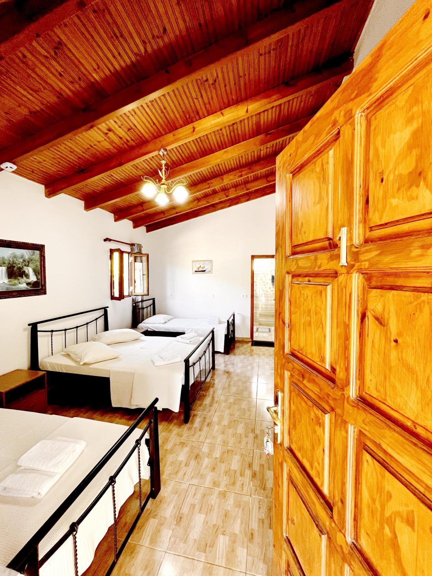 Garden Rooms Himarë Dış mekan fotoğraf