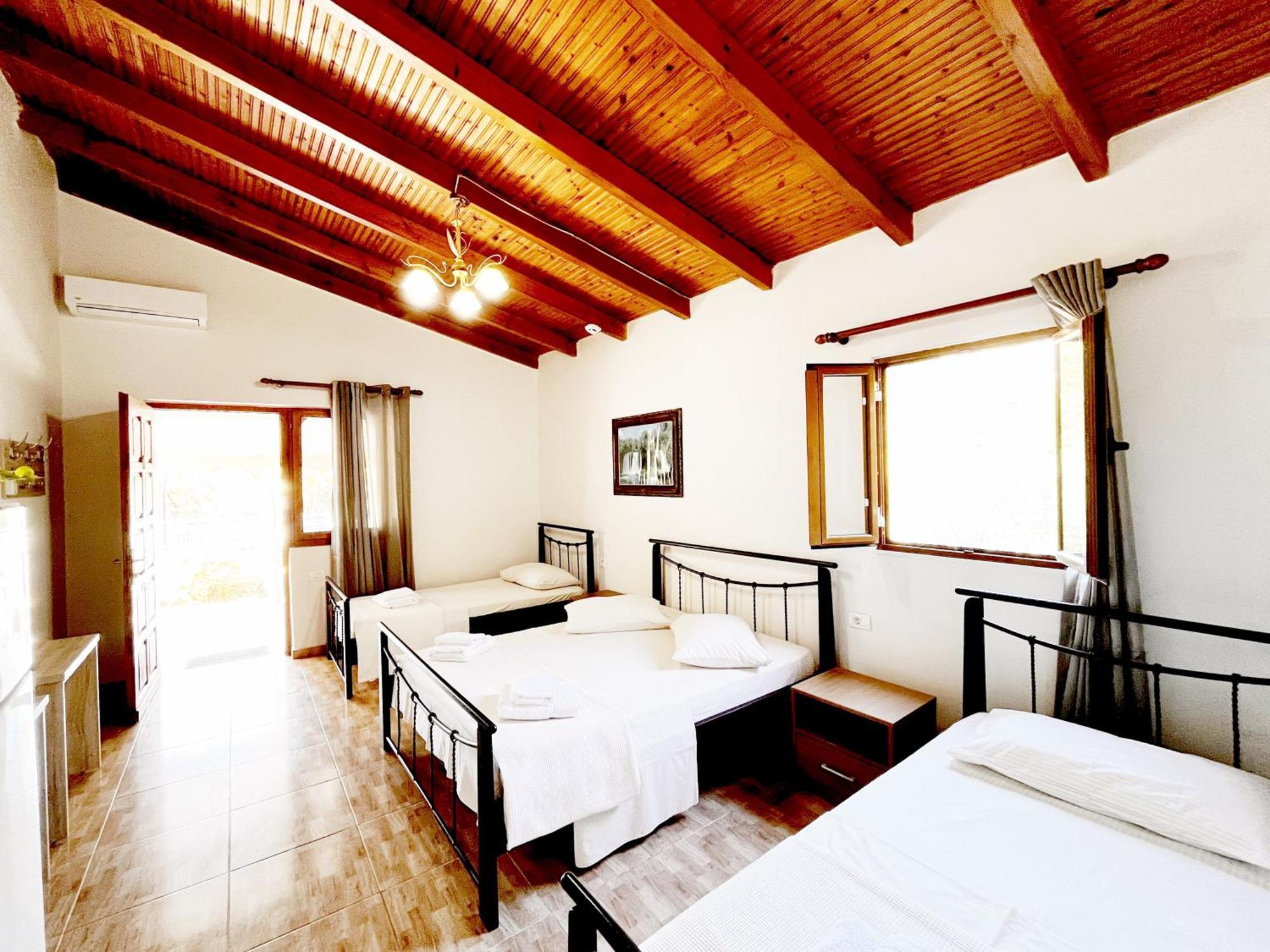 Garden Rooms Himarë Dış mekan fotoğraf