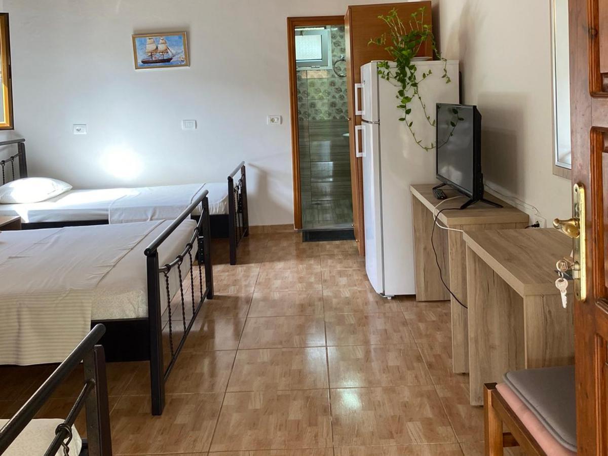 Garden Rooms Himarë Dış mekan fotoğraf