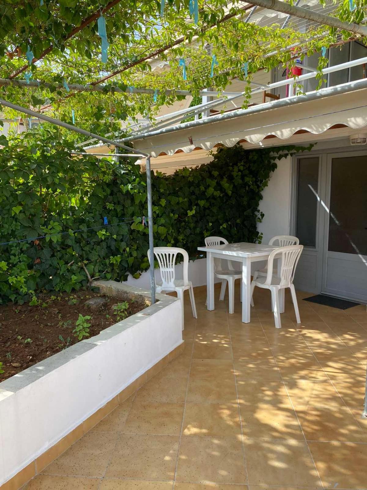 Garden Rooms Himarë Dış mekan fotoğraf